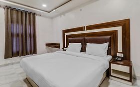 Super Collection O Yamuna Palace Near Gomti Riverfront Park